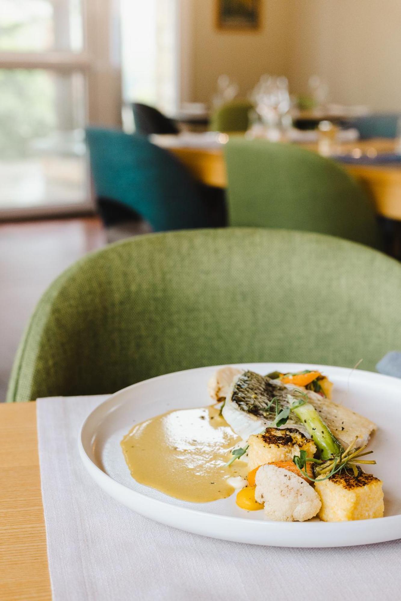 Logis Hotel Le Relais De La Poste Restaurant Le Fil Du Temps Thury-Harcourt-le-Hom Екстериор снимка