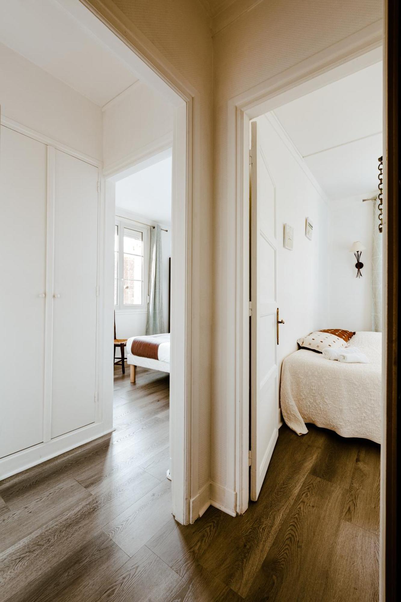 Logis Hotel Le Relais De La Poste Restaurant Le Fil Du Temps Thury-Harcourt-le-Hom Екстериор снимка