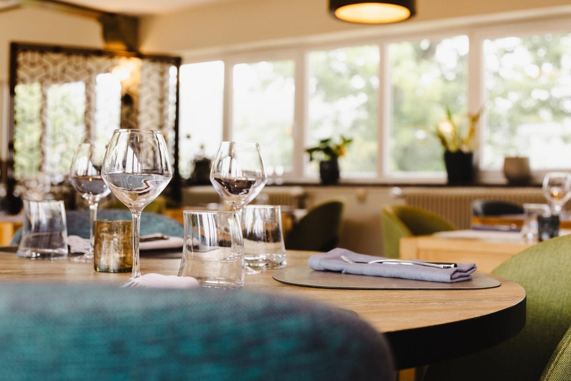 Logis Hotel Le Relais De La Poste Restaurant Le Fil Du Temps Thury-Harcourt-le-Hom Екстериор снимка