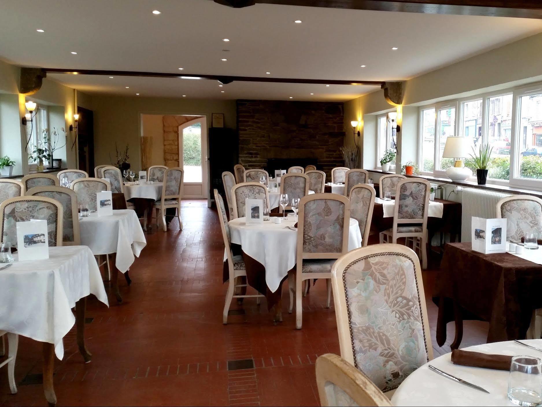 Logis Hotel Le Relais De La Poste Restaurant Le Fil Du Temps Thury-Harcourt-le-Hom Екстериор снимка