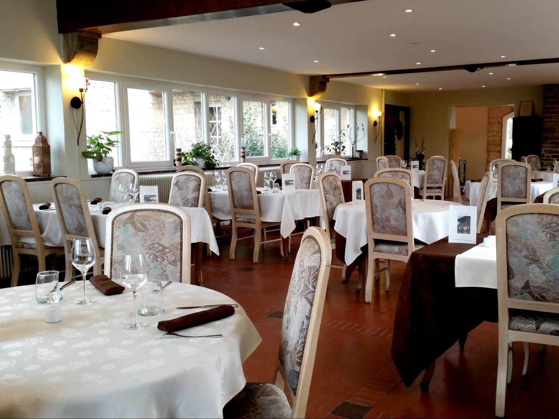 Logis Hotel Le Relais De La Poste Restaurant Le Fil Du Temps Thury-Harcourt-le-Hom Екстериор снимка