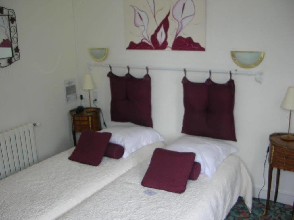 Logis Hotel Le Relais De La Poste Restaurant Le Fil Du Temps Thury-Harcourt-le-Hom Екстериор снимка